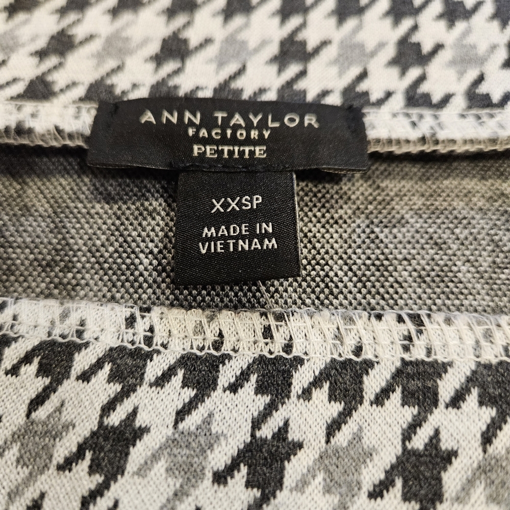 NWT - Ann Taylor Factory Black and Gray Top - Picture 8 of 10
